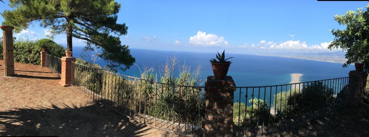 A Casa Di Peppino Villa Greco Tindari Exterior foto